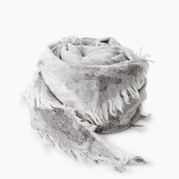 NWT ARITZIA Wilfred Diamond Mosaic Triangle Scarf - Picture 3 of 8